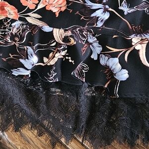 Who What Wear Black Floral Lace Hem Skirt Size 4